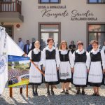 Hat darab női székelyruhát szereztek be pályázatból A Nagygalambfalvi Református Egyházközségnek, sikerült a Hargita Megye Tanácsánál elnyert pályázati összegből, hat darab női székelyruhát beszereznie